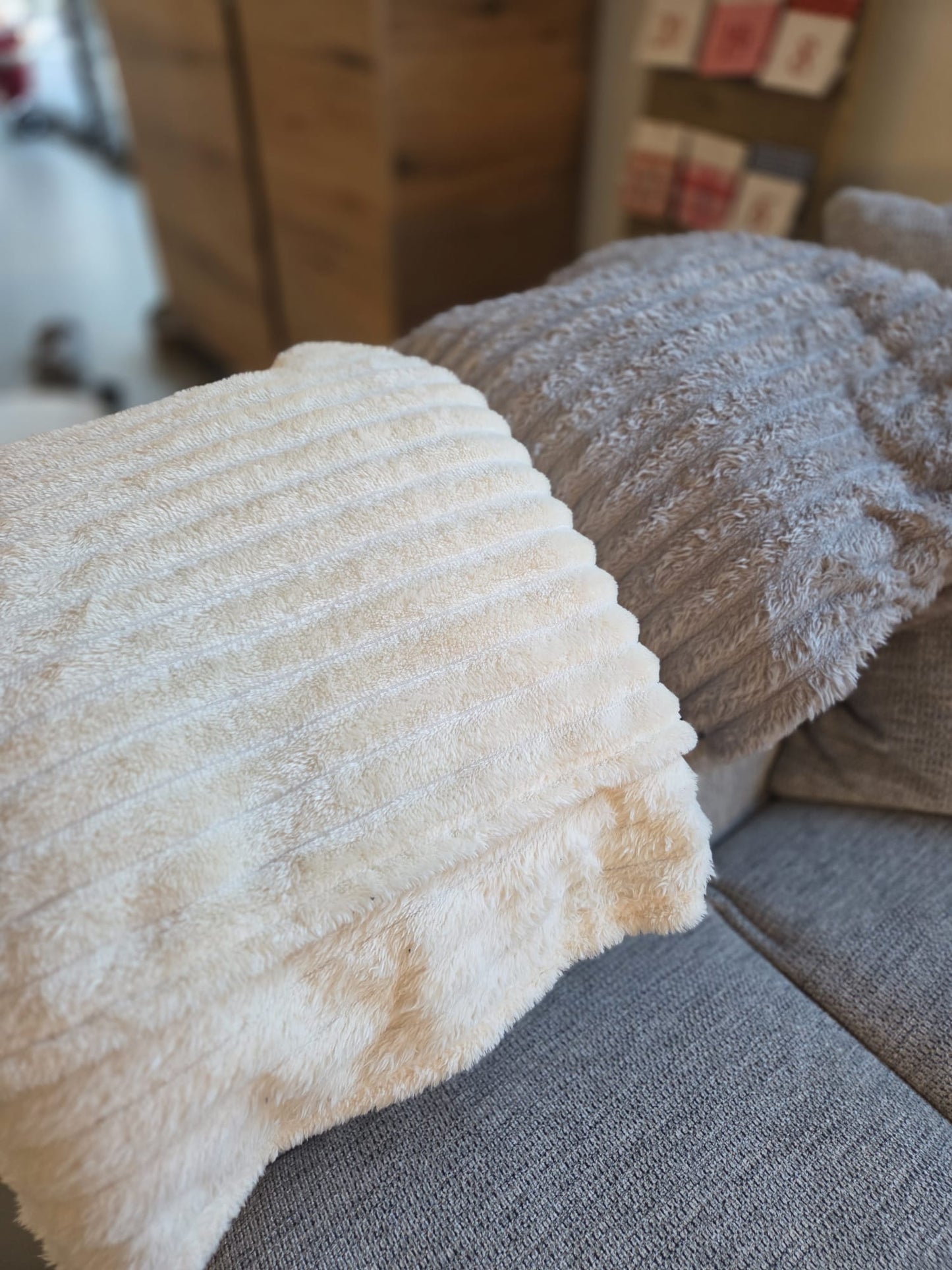 CosyCharm® Wärmezauber – Superweiche Kuscheldecke in Kaninchenfell-Optik