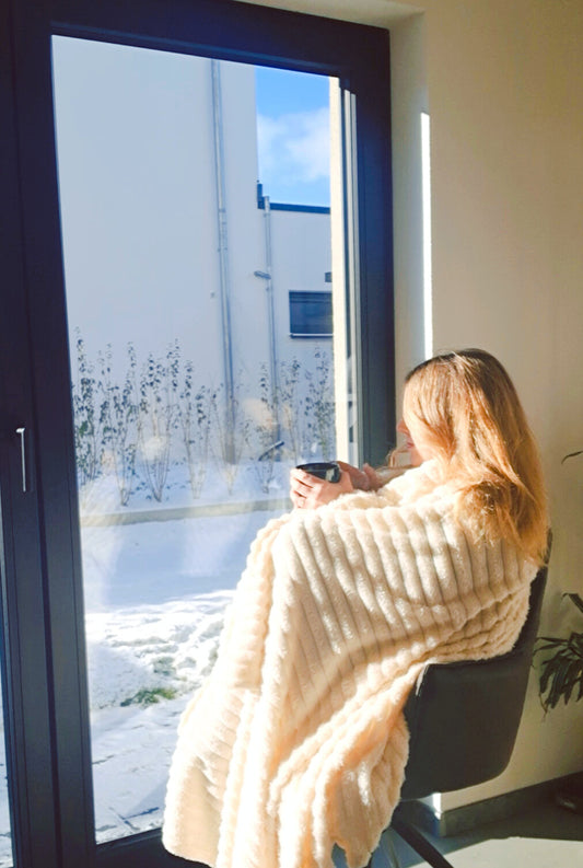 CosyCharm® Wärmezauber – Superweiche Kuscheldecke in Kaninchenfell-Optik